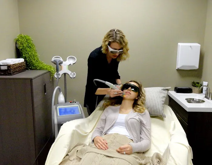 Skin & Tonics Laser Aesthetics Picture 10