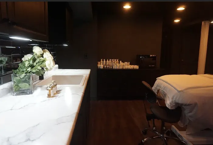 Curate Skin Studio Lab Picture 6