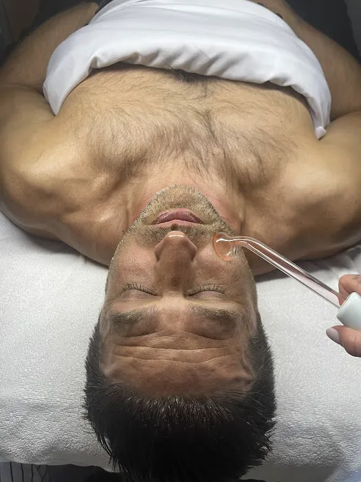 Leigh's Lounge Picture 5