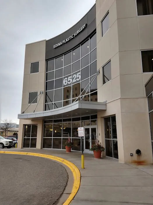 Skin Artisans at Edina Plastic Surgery Picture 2