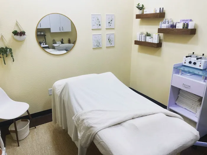 SnowGlow Esthetics Picture 5