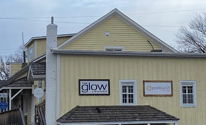 Excelsior Parlour 21 Esthetics Picture 1