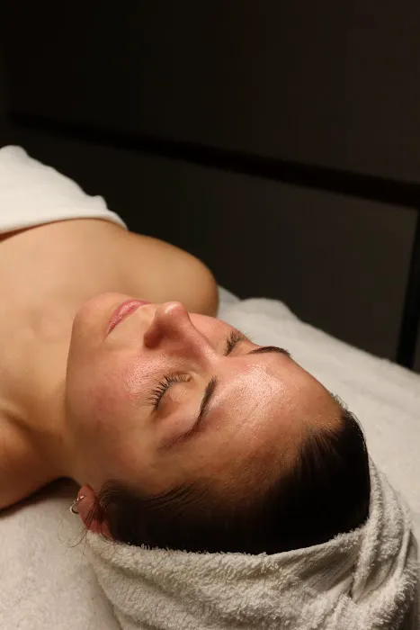 Bare + Balanced Aesthetics Picture 9