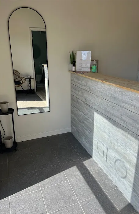 The Glo Lounge Picture 1