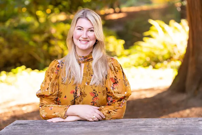 Sarah McIntyre Aesthetics Picture 1