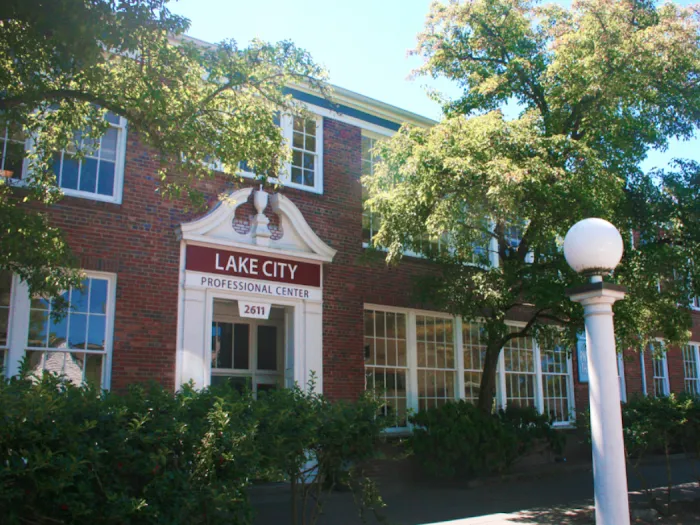 SkinMD Seattle Laser & Aesthetic Medical Clinic Picture 5