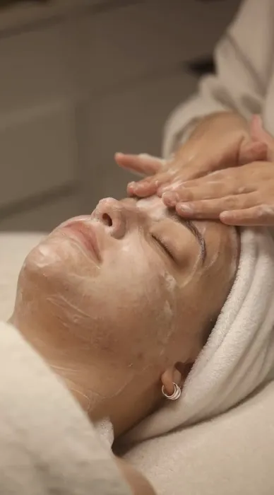 The Skin Club Picture 2