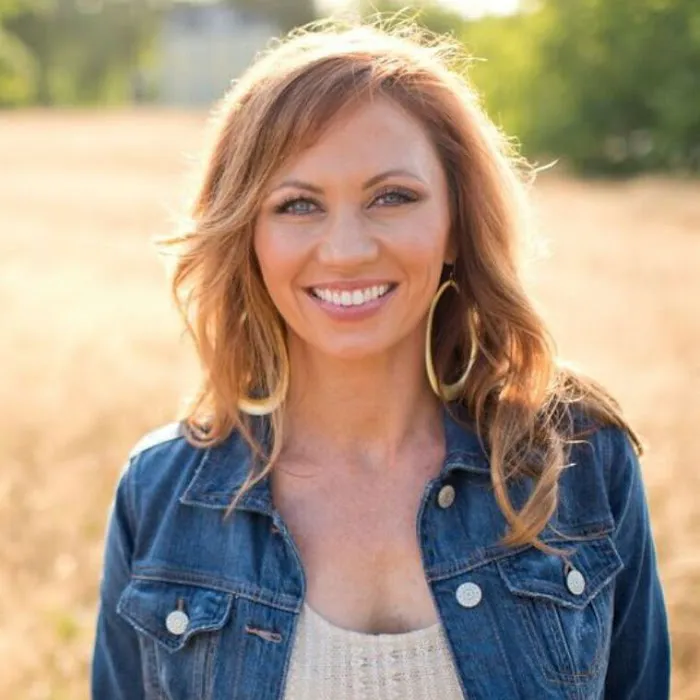 TIFFANY ST. JOHN SKINCARE Picture 4