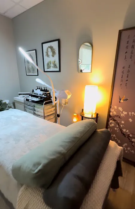 Vibe Your Glow Picture 1