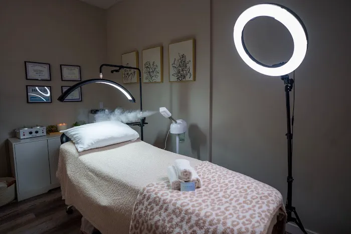 Autumn Noel Esthetics Picture 2