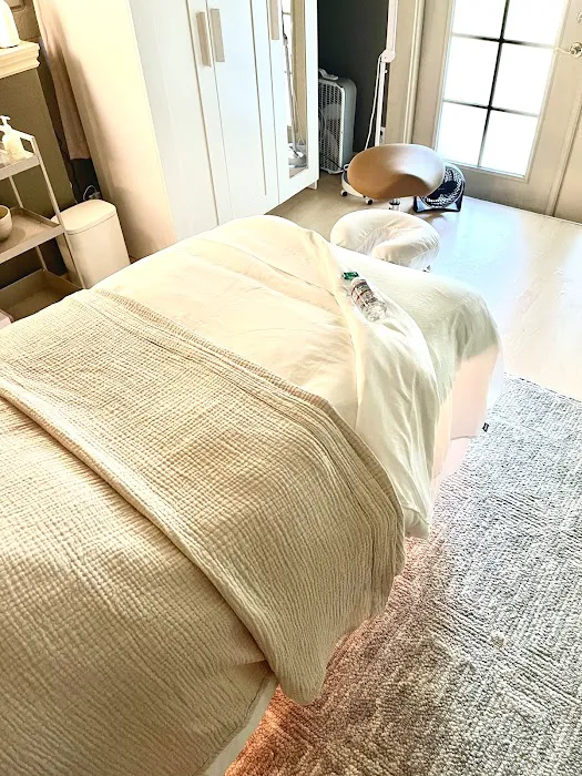 The June Massage and Skin Studio Picture 3