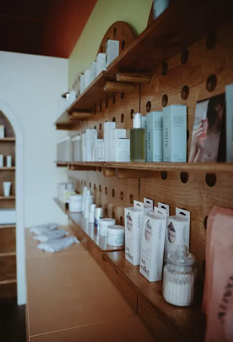 Peachy Clean Skincare Studio Picture 6