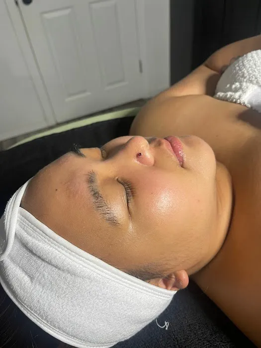 Graceful Glow Studio Picture 8