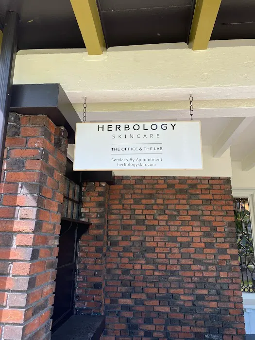 Herbology Skincare Picture 10