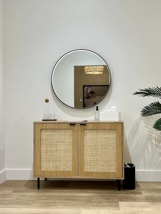 Skin Laundry - Southlake Town Square Picture 1