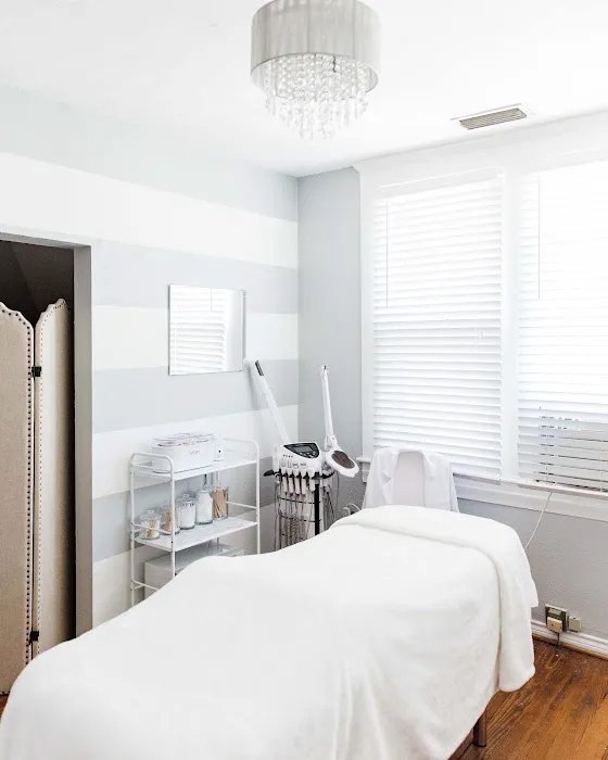 Luxxy Brow & Skin Studio Picture 5