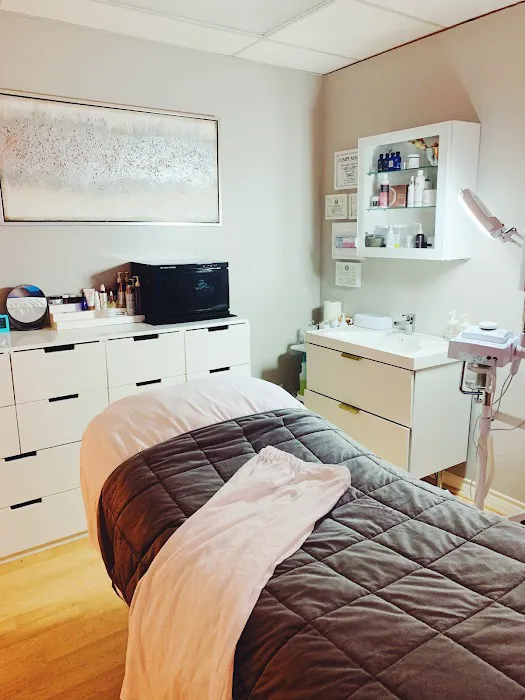 Healthy Glow Skincare & Body Science Picture 3