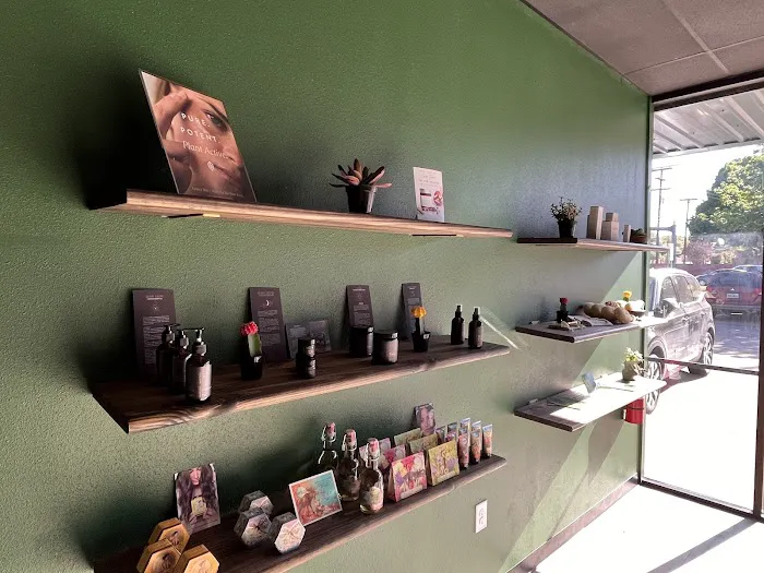 SKIN+BEAUTY House Organic Skin Spa Picture 1