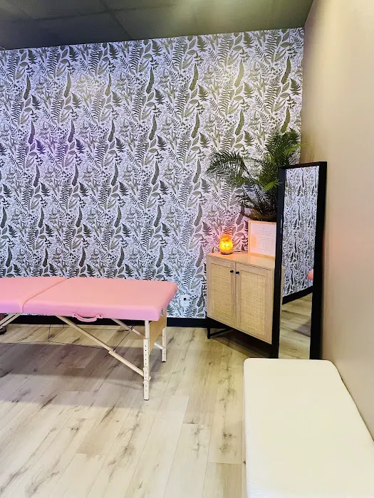 SKIN+BEAUTY House Organic Skin Spa Picture 7