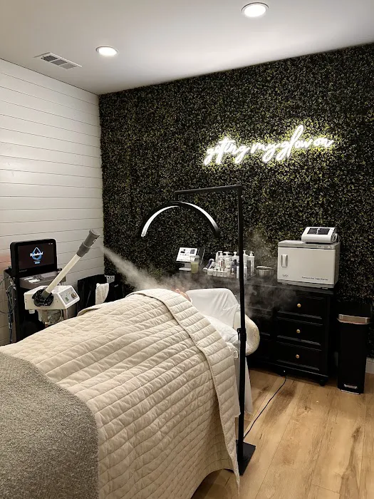 Skin By Kaitlyn LLC Picture 1