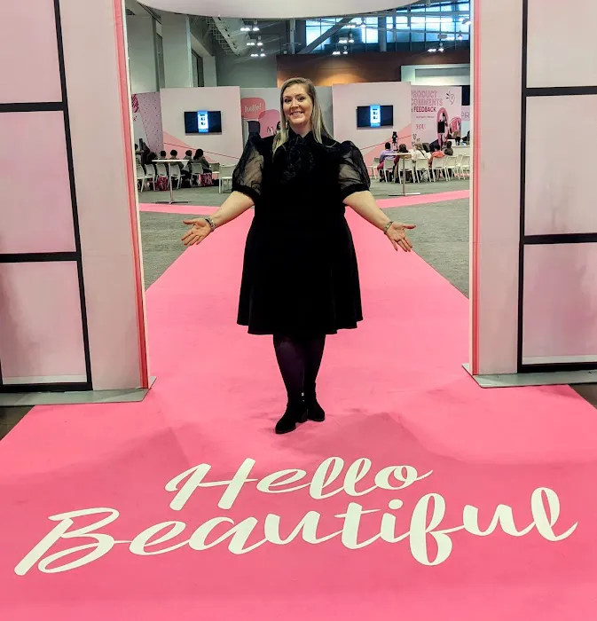 Pink Legacy Lounge Picture 1