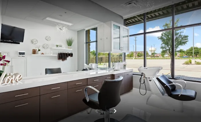 Vybe Aesthetics Picture 1