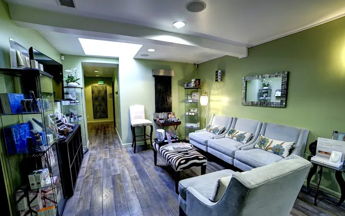 Polished Rx Skin Couture Picture 3