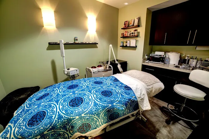 Polished Rx Skin Couture Picture 1