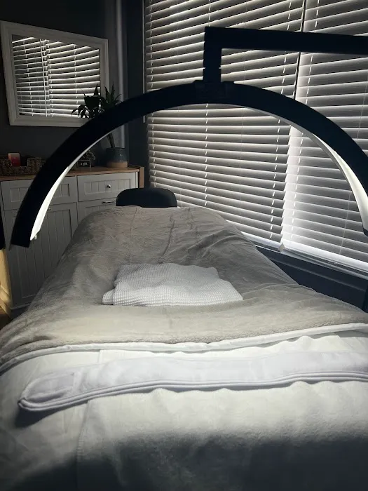 On the Glo beauty suites Picture 8