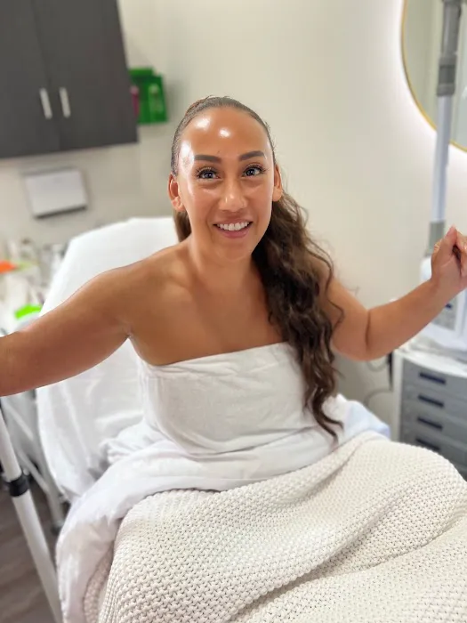 SummerGlow Skin Co. Picture 5