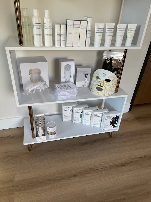 LANA BEAUTY BAR Picture 3