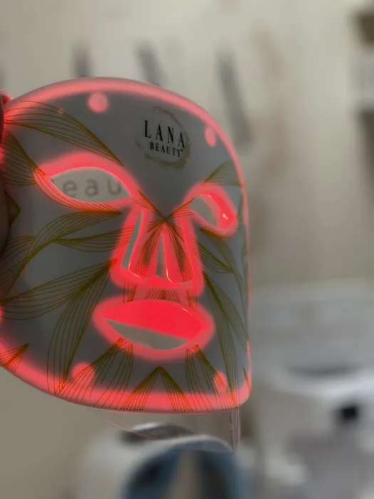 LANA BEAUTY BAR Picture 2