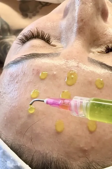 LANA BEAUTY BAR Picture 9