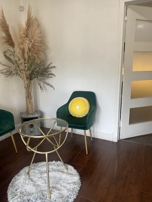 Spoiled Beauties Picture 1