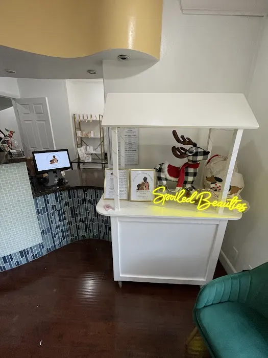 Spoiled Beauties Picture 7