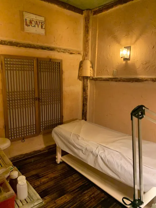 Peebro Skin & Total Health Care Picture 3