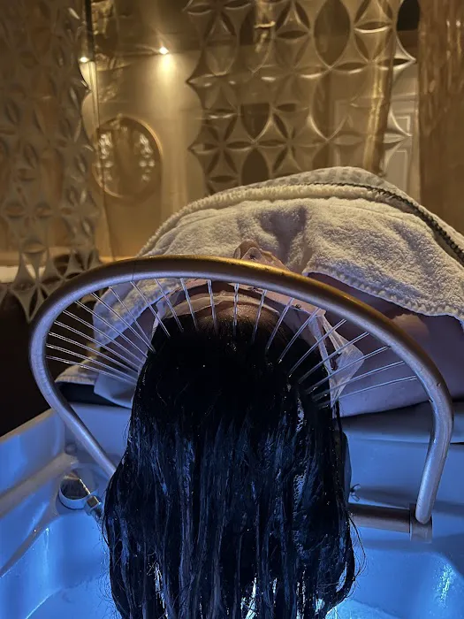 Luvinage Medical Skin & Headspa Picture 6