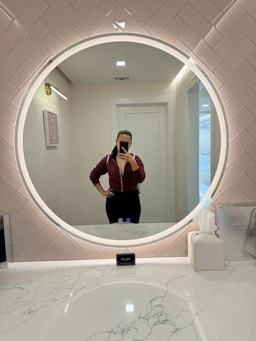 TROIAREUKE California Picture 5