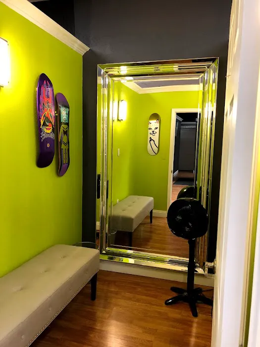 THE PRETTY JIMMY Picture 6