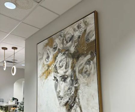 Iconic Skin Clinic- La Mirada