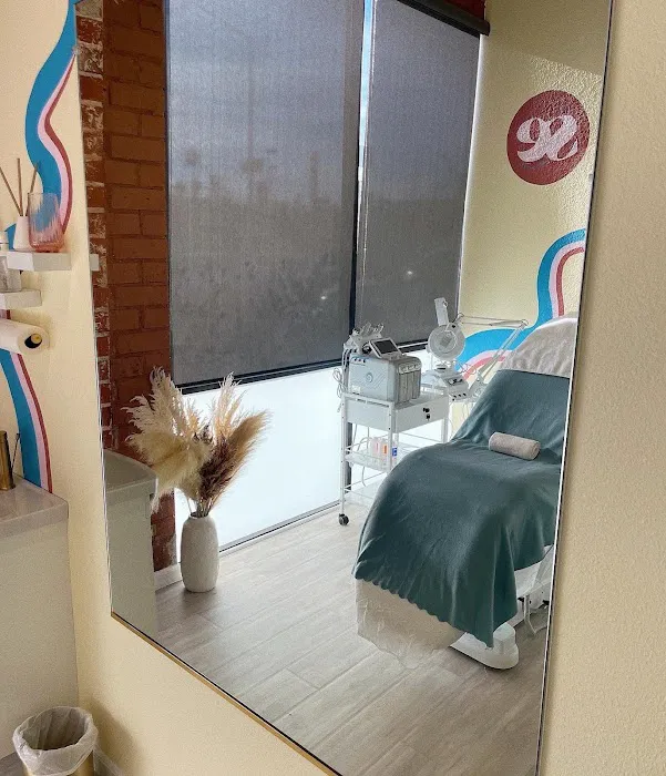 Skin Essentials Picture 3