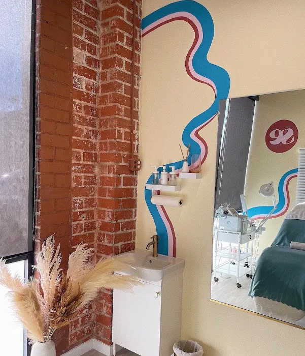 Skin Essentials Picture 10