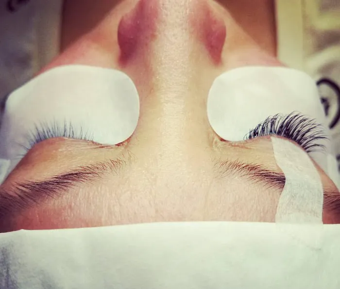 Gypsy's Lash Den Picture 3