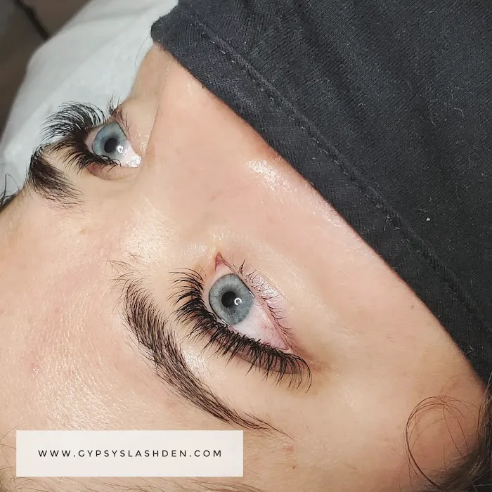 Gypsy's Lash Den Picture 4
