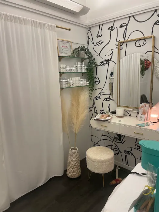 Mediavilla Aesthetics - KM Skin Studio Picture 4