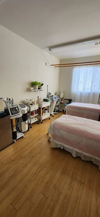 J skin & body care Picture 1