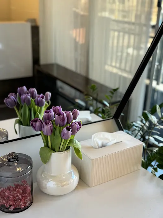 GLAM BEAUTY Picture 2