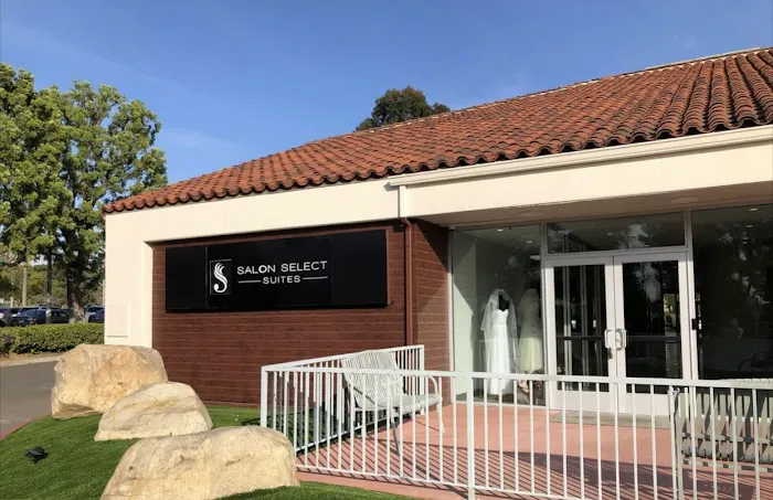 MoonGLO Aesthetics Picture 1