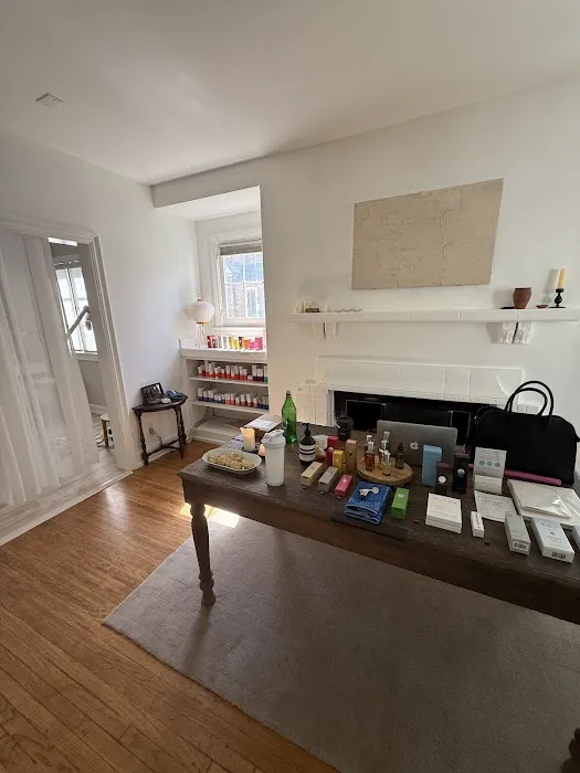 Reilley Lorene Skin Studio Picture 1