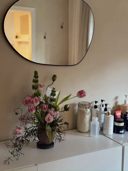 Reilley Lorene Skin Studio Picture 4